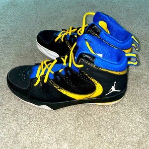 Air Jordan Mens Nike Air Jordan 2013 Black/yellow/blue